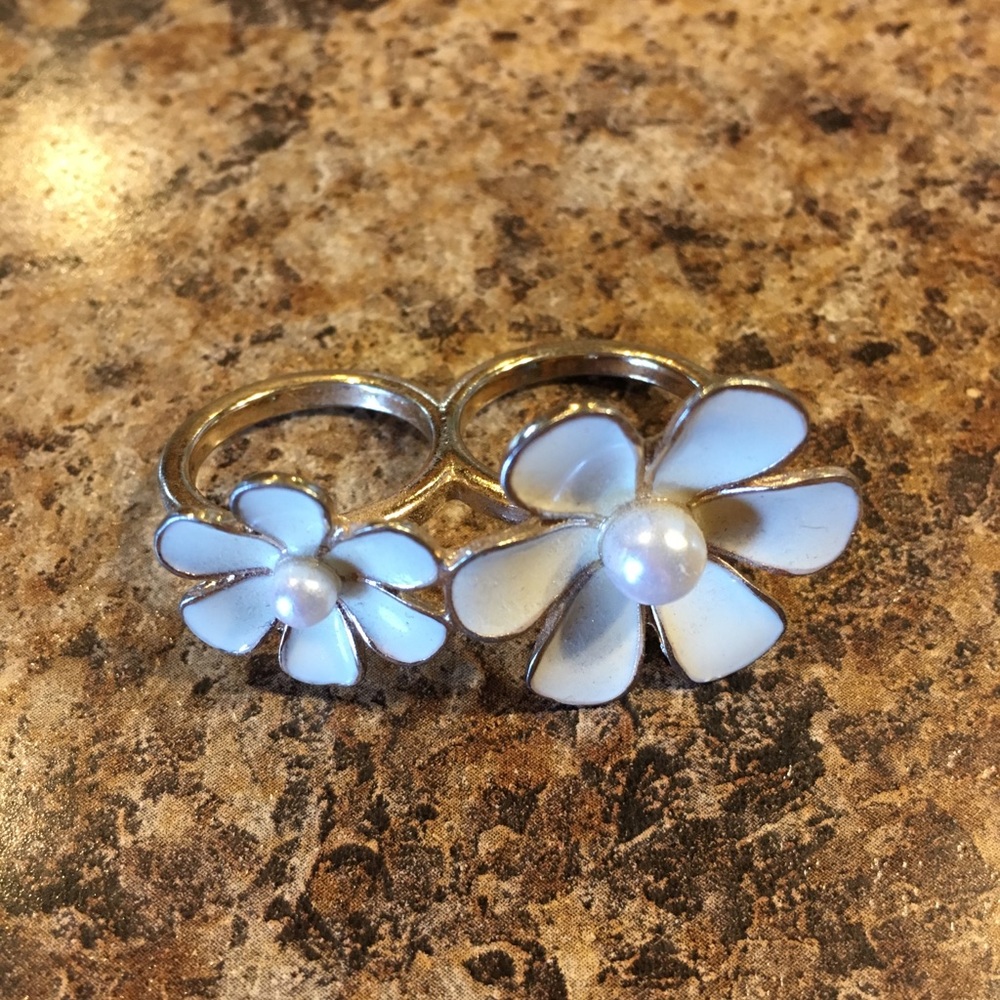 Flower Two Finger Ring